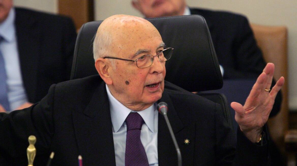 Ναπολιτάνο: Η ΕΕ δεν μπόρεσε να απαντήσει ικανοποιητικά στην κρίση