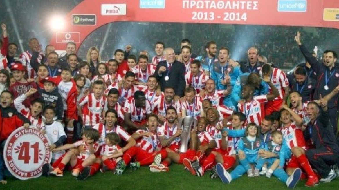 Βίντεο: Οι πανηγυρισμοί στα «ερυθρόλευκα» αποδυτήρια