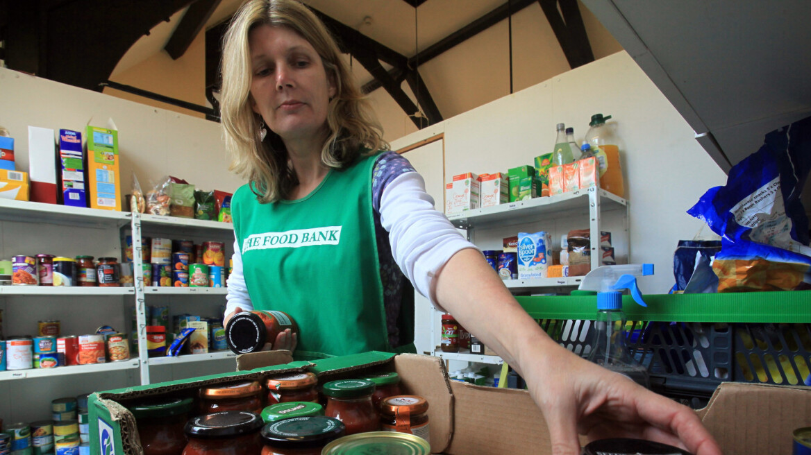 Σχεδόν ένα εκατομμύριο Βρετανοί τρώνε από τράπεζες τροφίμων 