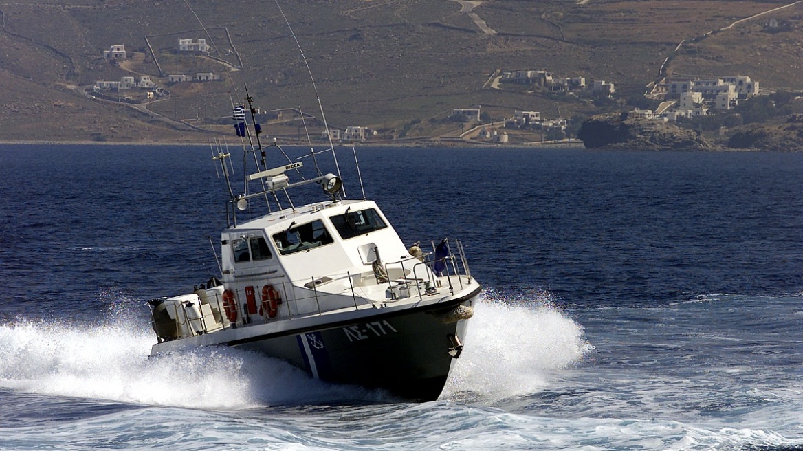 Πρέβεζα: Αίσιο τέλος για τους τρεις εγκλωβισμένους λόγω θαλασσοταραχής