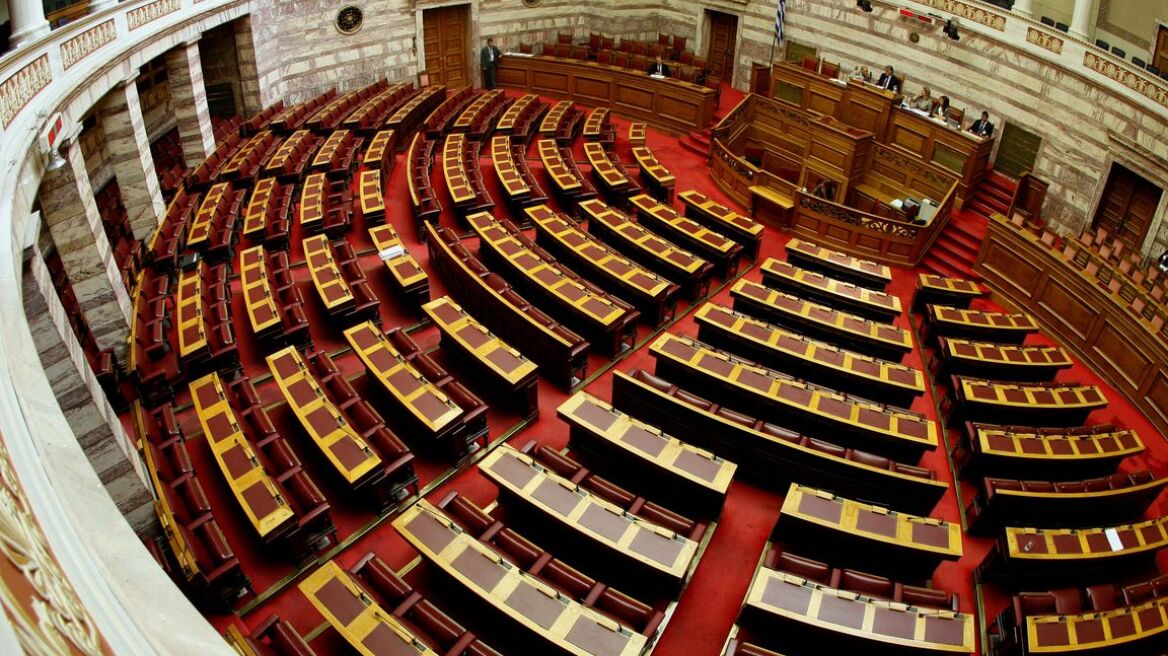 Στη Βουλή το νομοσχέδιο για το υπαίθριο εμπόριο 
