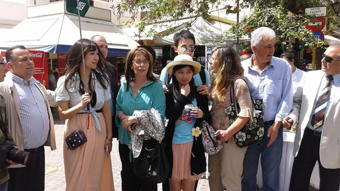 Το λιμάνι, τα φαγητά και η έκπληξη που μάγεψαν τους Κινέζους στα Χανιά 