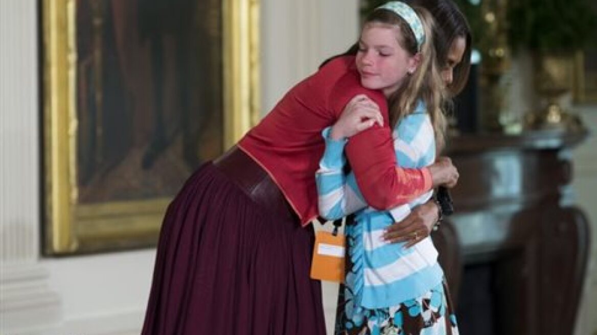 Κοριτσάκι έδωσε το βιογραφικό του άνεργου μπαμπά της στη Μισέλ Ομπάμα 