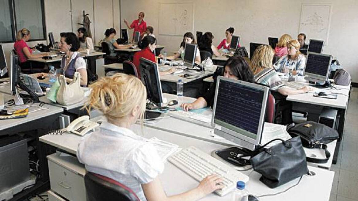Πάραταση λόγω διπλών εκλογών στην αξιολόγηση των δημοσίων υπαλλήλων