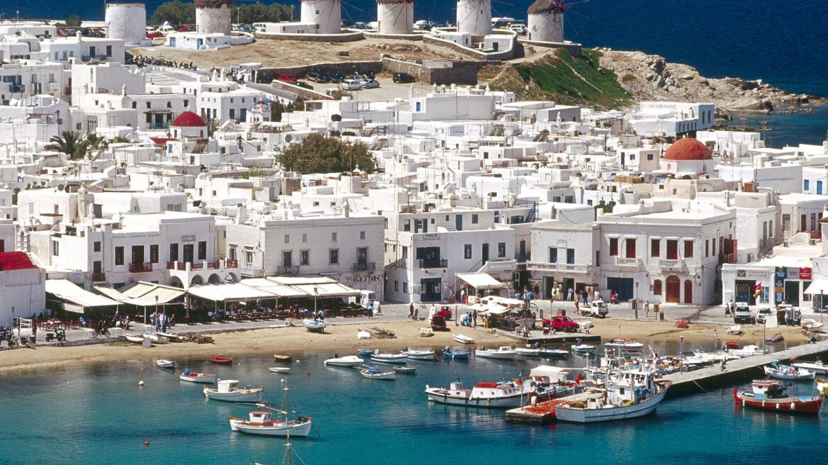 Βίντεο: Η μπύρα Corona έκανε τη Μύκονο... Μεξικό!