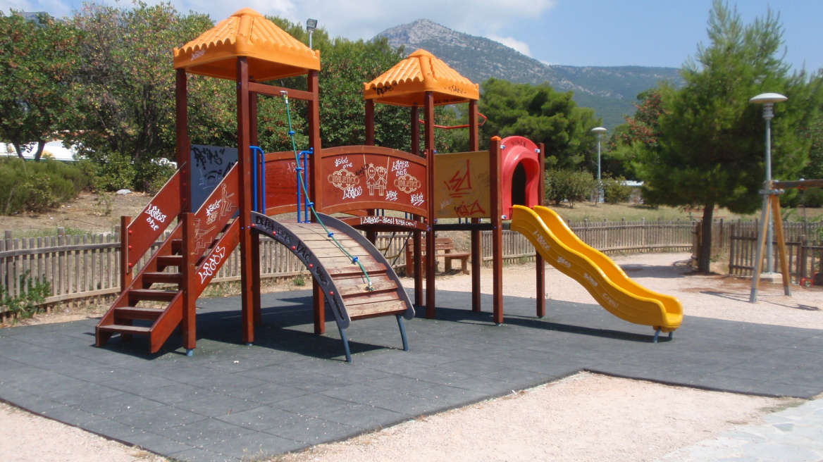 Ελέγχους σε παιδότοπους και παιδικές χαρές ζητά ο Μιχελάκης