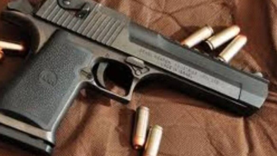 Συλλήψεις για παράνομη οπλοκατοχή στο Ηράκλειο