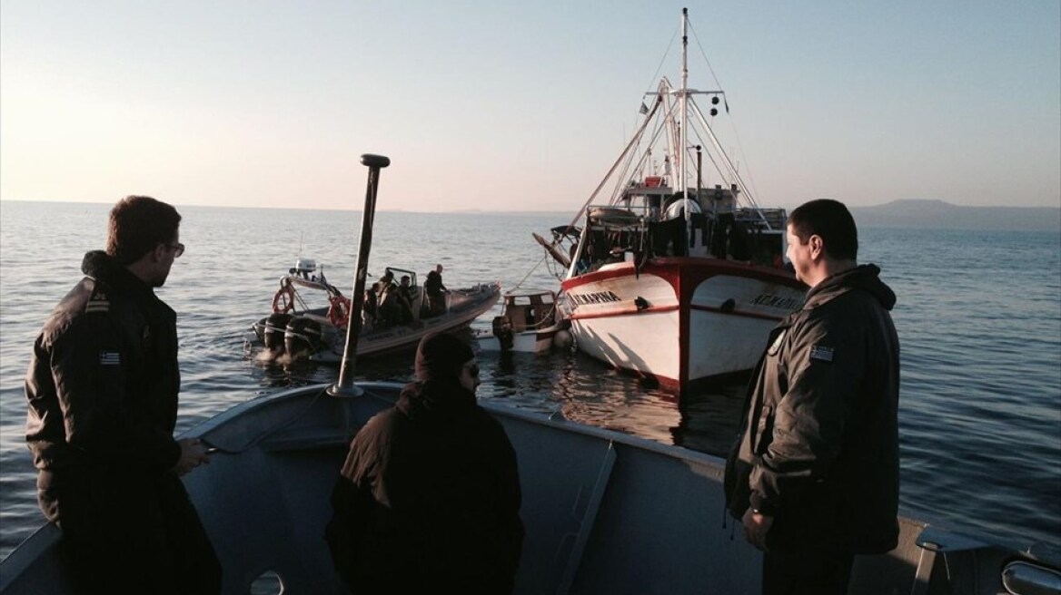 Συνέλαβαν 24 μετανάστες στη Μυτιλήνη