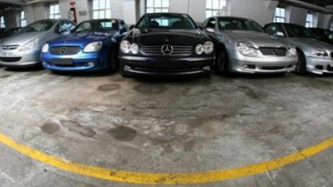 Έφτασαν στα σύνορα με κλεμμένο αυτοκίνητο