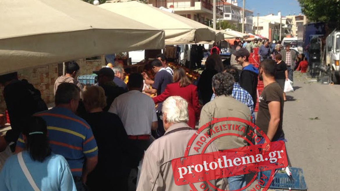 Στο Γέρακα μοίρασαν τα προϊόντα τους οι παραγωγοί των λαϊκών αγορών