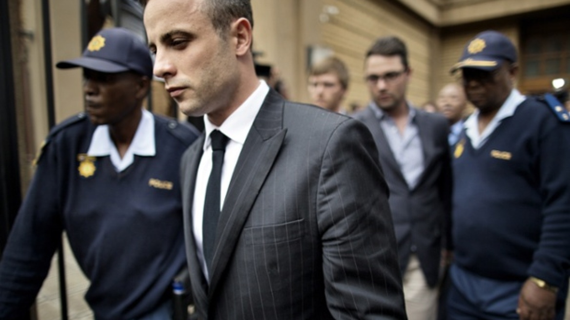 «Ούρλιαζε και προσευχόταν με τη Ρίβα στα χέρια», λέει γείτονας του Πιστόριους