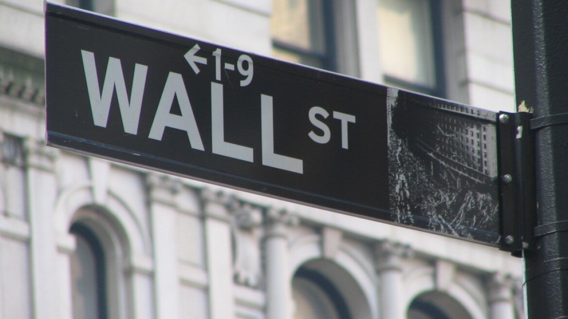 Μικρή άνοδος στη Wall Street