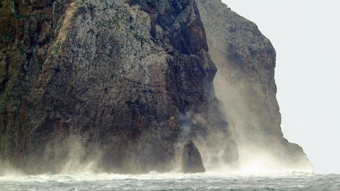 Βραχονησίδα Χύτρα: Ο εντυπωσιακός βράχος στο νησί των Κυθήρων