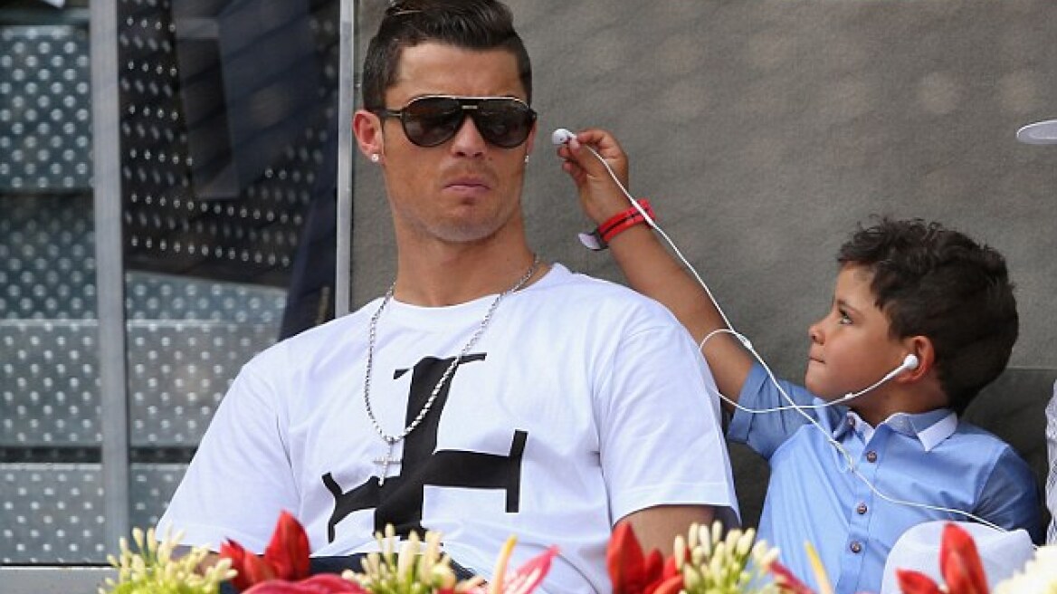 Βίντεο: Πώς ο Κριστιάνο Ρονάλντο έκανε ένα παιδάκι να βάλει τα κλάματα