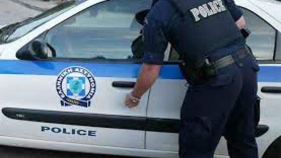 Σε διαθεσιμότητα αστυνομικός που σκότωσε δυο σκύλους