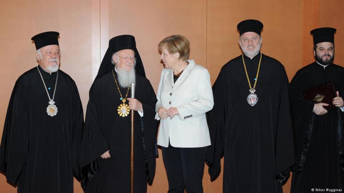 DW: Οργή Μέρκελ για την μετατροπή της Αγιά Σοφιάς σε τζαμί