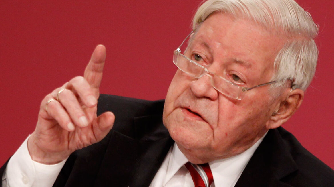 Χέλμουτ Σμιτ: Προειδοποιεί για Γ' Παγκόσμιο Πόλεμο λόγω Ουκρανίας 