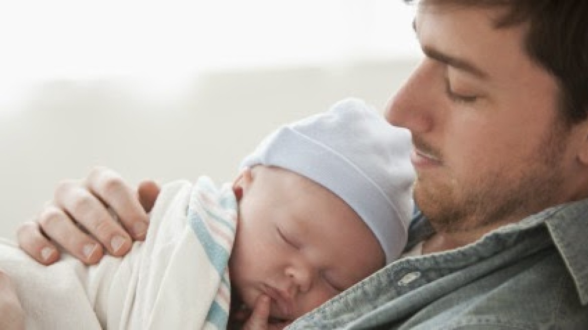 Πότε ο εγκέφαλος των μπαμπάδων γίνεται... «μητρικός»;