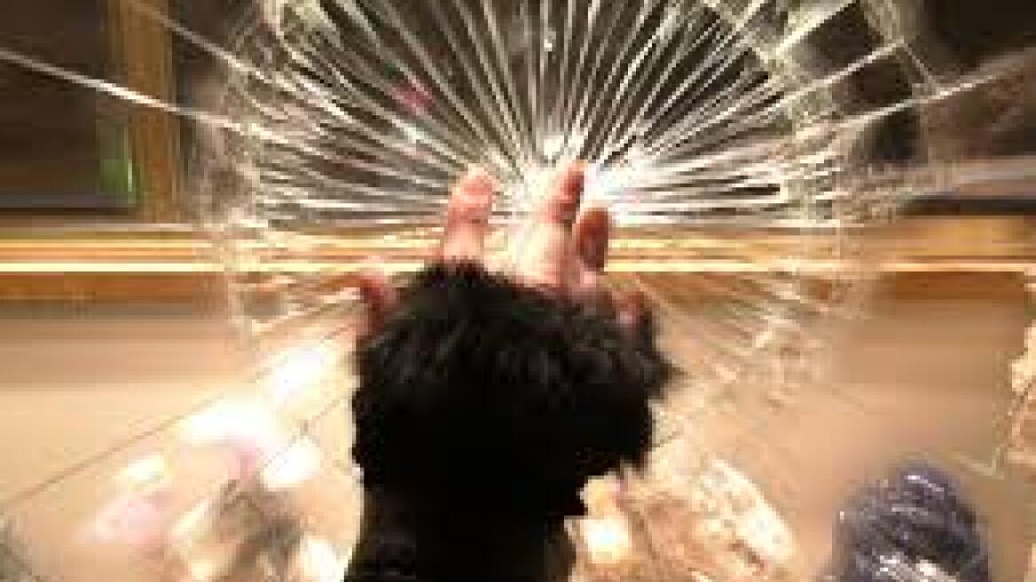 Αμαλιάδα: Ο διαρρήκτης άνοιγε τα ρολά και έσπαζε τα τζάμια