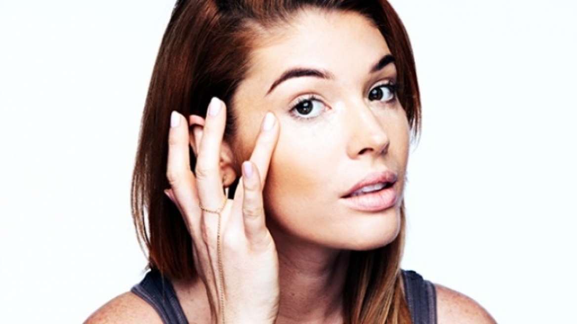 Πώς να καλύψεις τους μαύρους κύκλους με πέντε πανεύκολα βήματα! 