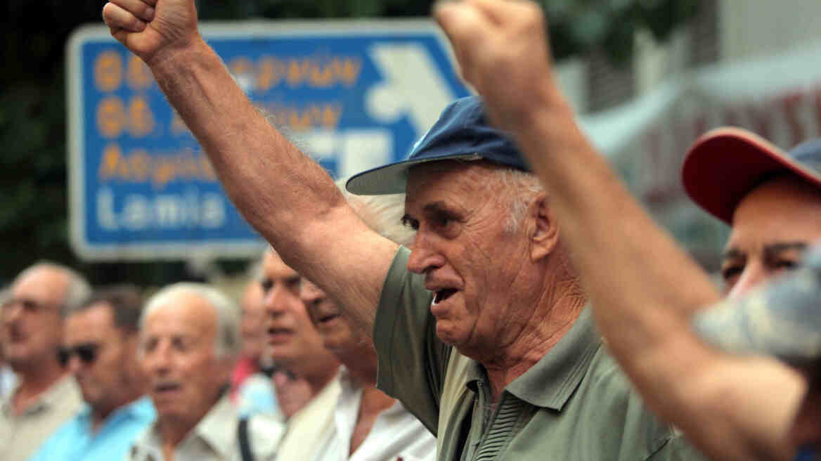 Reuters: Μόνο η Ελλάδα έχει πάρει δραστικά μέτρα μεταρρύθμισης του ασφαλιστικού της συστήματος