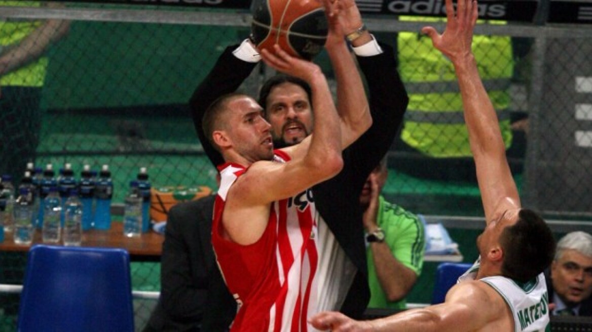 Εκτός ο Λοτζέσκι