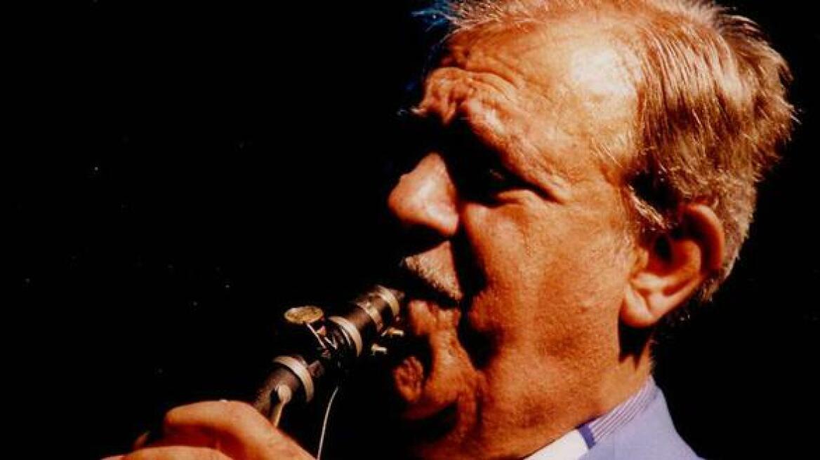 Βγαίνουμε Αθήνα! Ο Πετρολούκας Χαλκιάς στήνει ένα αυθεντικό γλέντι στο Half Note