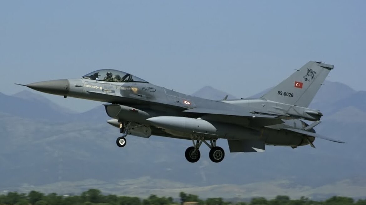 Τέσσερα τουρκικά μαχητικά πέταξαν πάνω από τους Ανθρωποφάγους στους Φούρνους