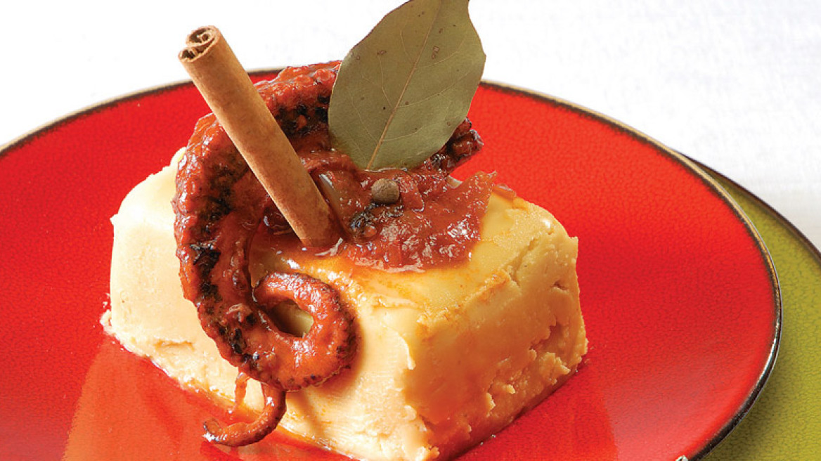 Μους φάβας με χταπόδι στιφάδο