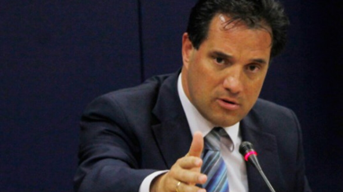 Άδωνις: Τα απογευματινά χειρουργεία βάζουν τέλος στα «φακελάκια» και τα «βαλιτσάκια»