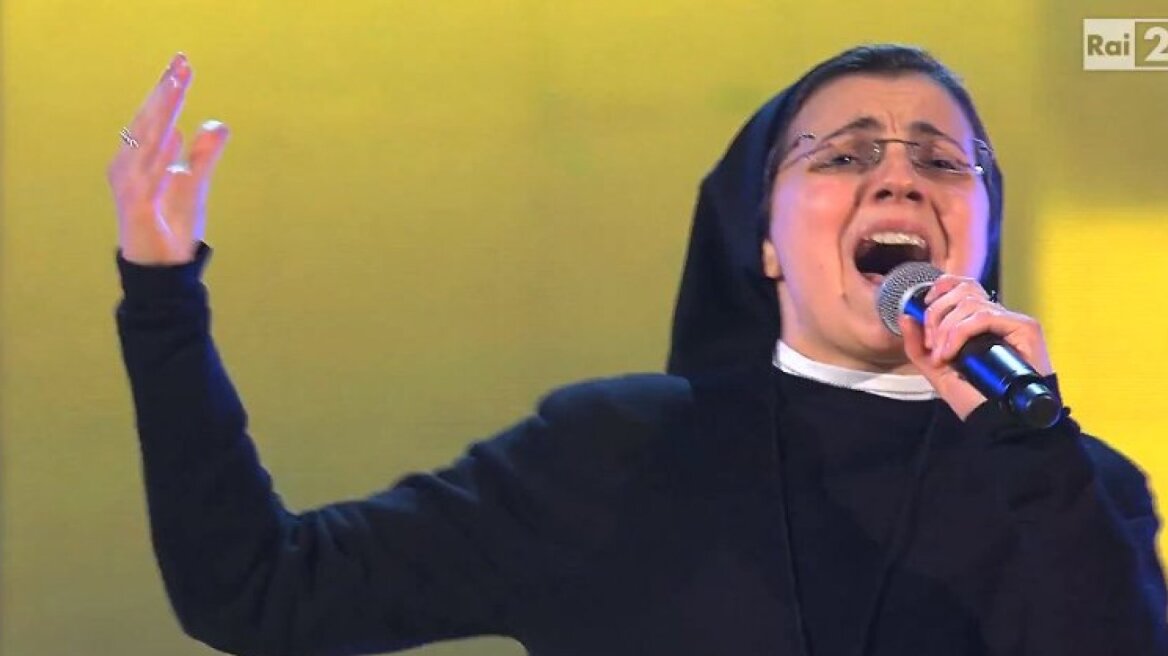 Η καλόγρια κέρδισε το ιταλικό Voice και άρχισε να ψέλνει το «Πάτερ Ημών»