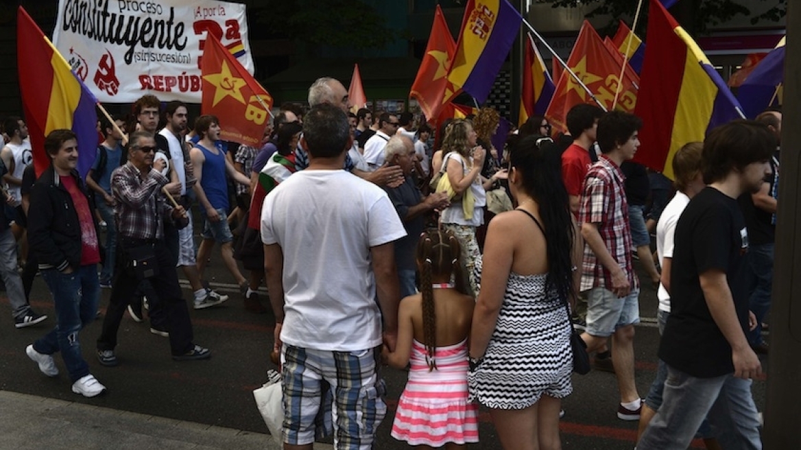 Ισπανία: Χιλιάδες στους δρόμους κατά της μοναρχίας 