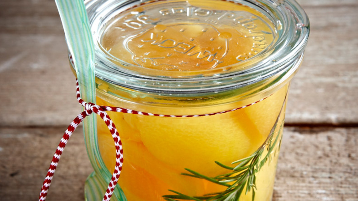 Κομπόστα βερίκοκο- δεντρολίβανο με στέβια