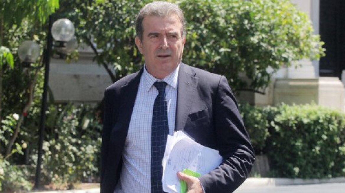 Χρυσοχοΐδης: Τα τρόλεϊ και το μετρό δεν είναι... κινητά τηλέφωνα