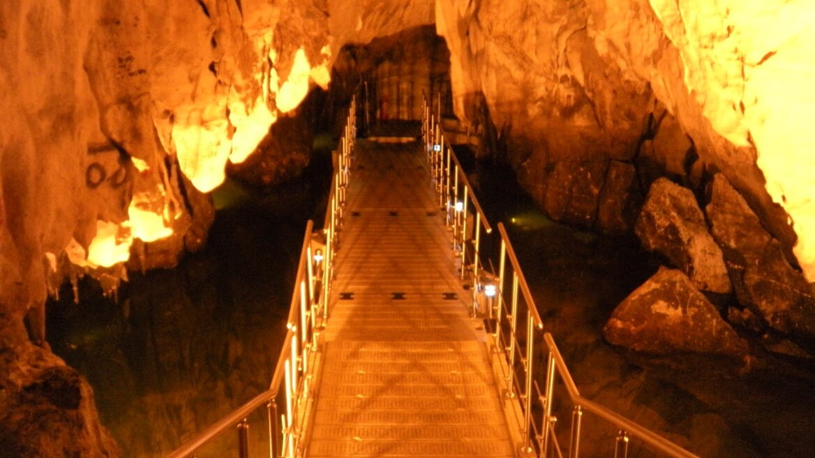 Βραβεύτηκε το Σπήλαιο του Δράκου στην Καστοριά από την Tripadvisor