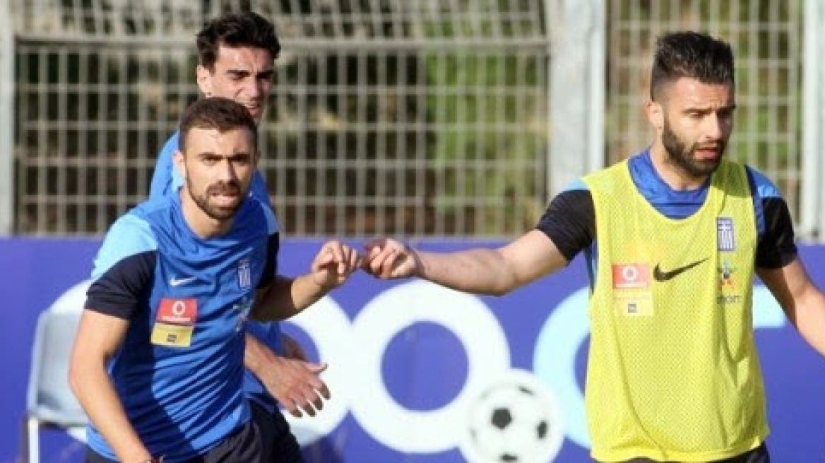 Ρίχνουν τους τόνους στην Εθνική: Παραμένουμε ομάδα