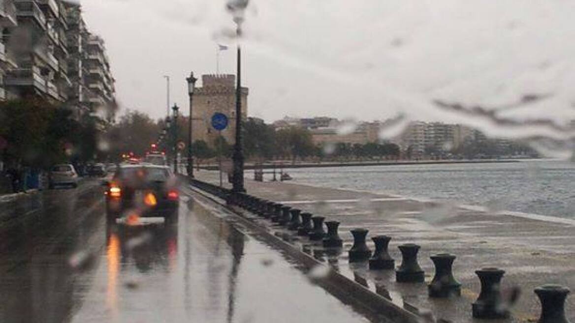 Θεσσαλονίκη: Διακοπές ρεύματος από ξαφνικό μπουρίνι