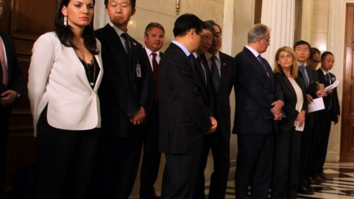Τι... λοξοκοιτάζει ο Κινέζος στο Μέγαρο Μαξίμου;