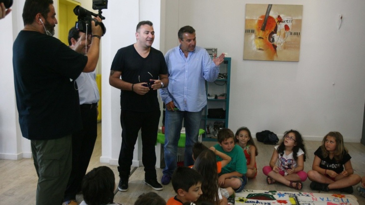 Γιώργος Λιάγκας-Αντώνης Ρέμος: Μοίρασαν χαμόγελα στο Κέντρο Αποστολής