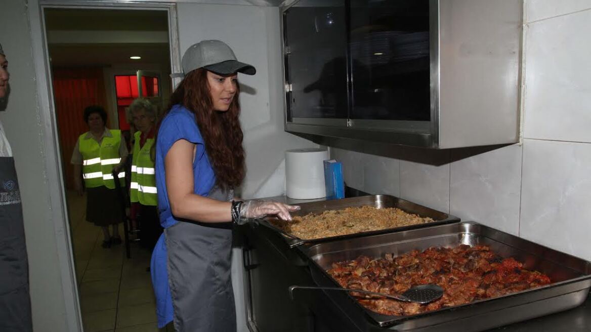 Η Μελίνα Ασλανίδου μαγειρεύει για την «Αποστολή»