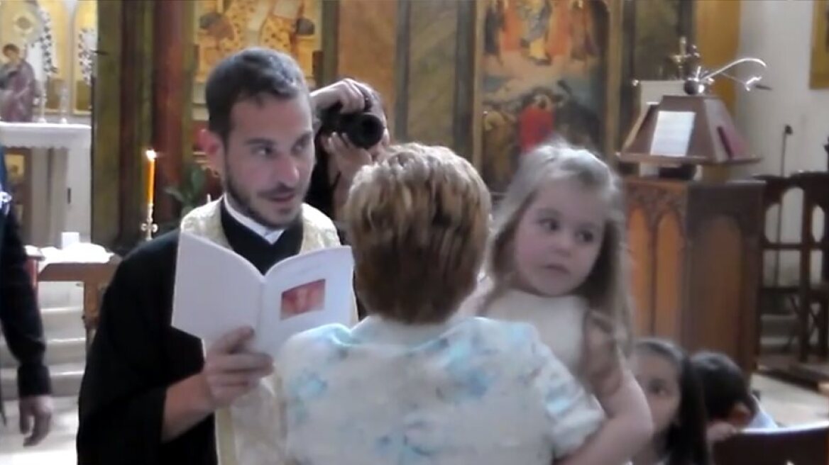 «Δεν κάνω βάπτιση με τη βία» λέει ο ιερέας που αρνήθηκε να βαφτίσει τη μικρή Λυδία