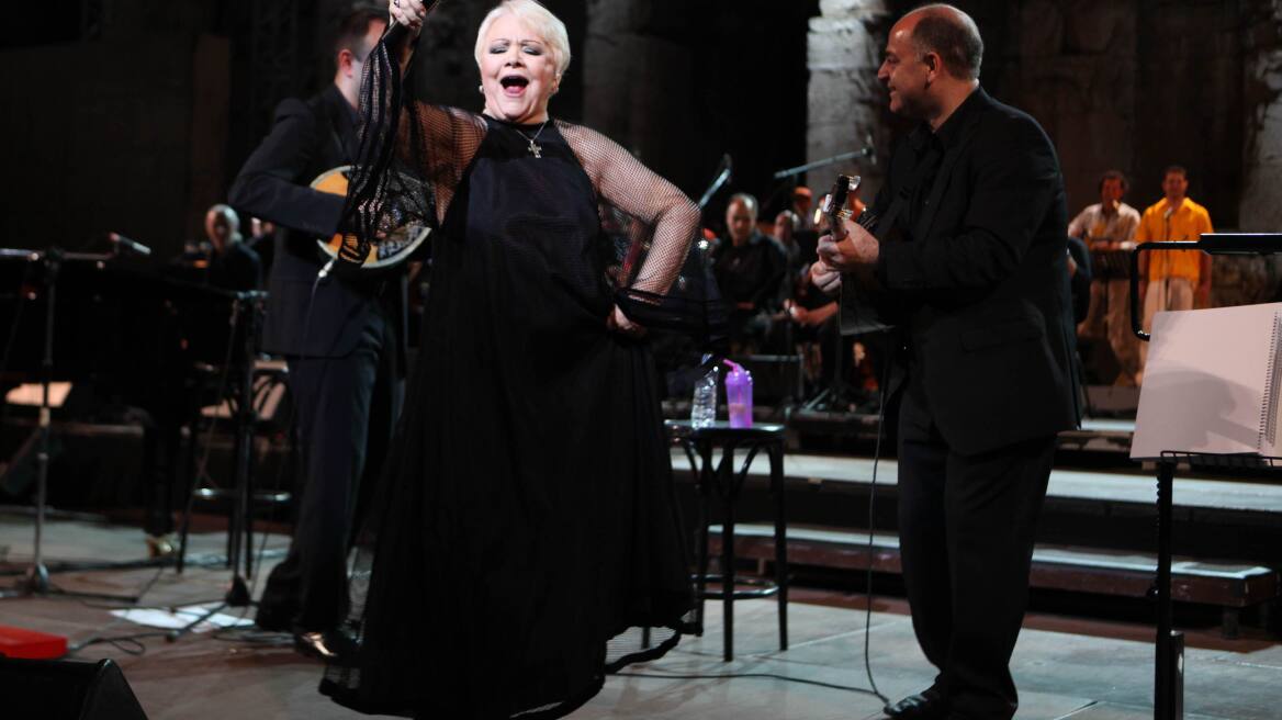 Καταχειροκροτήθηκε η Μαίρη Λίντα στο Ηρώδειο