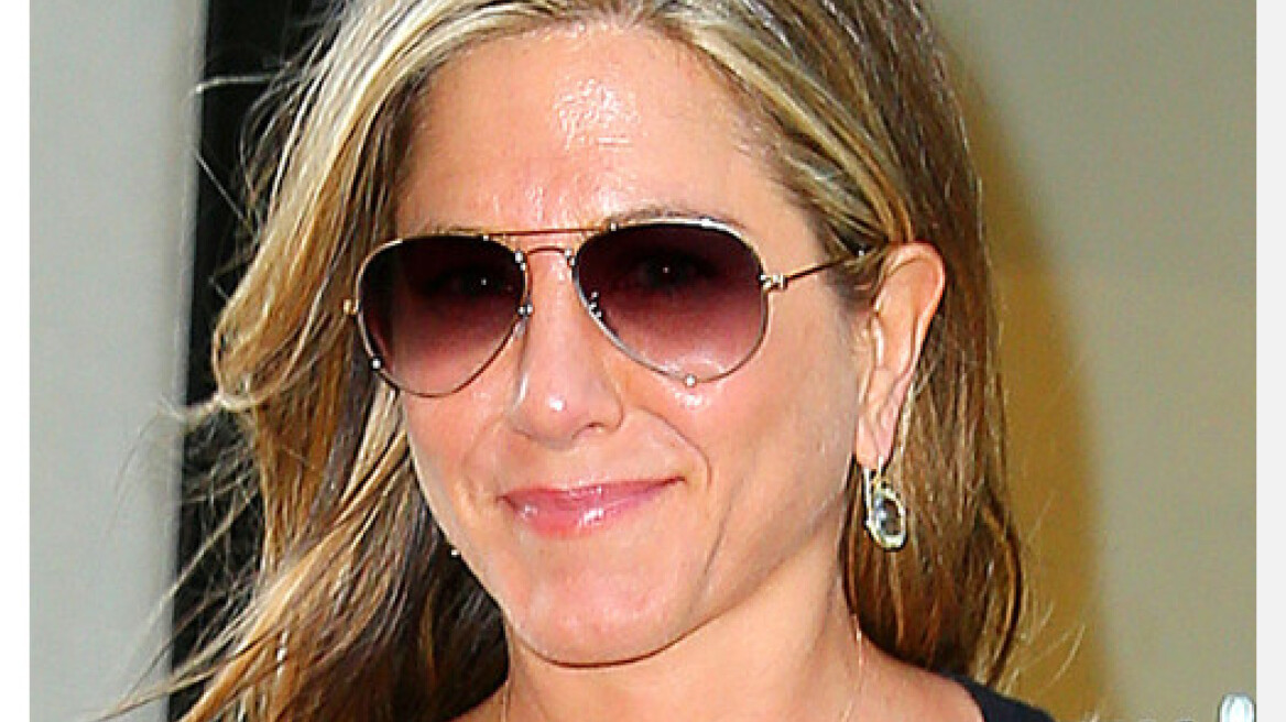 Η Jennifer Aniston έγινε και πάλι ξανθιά!