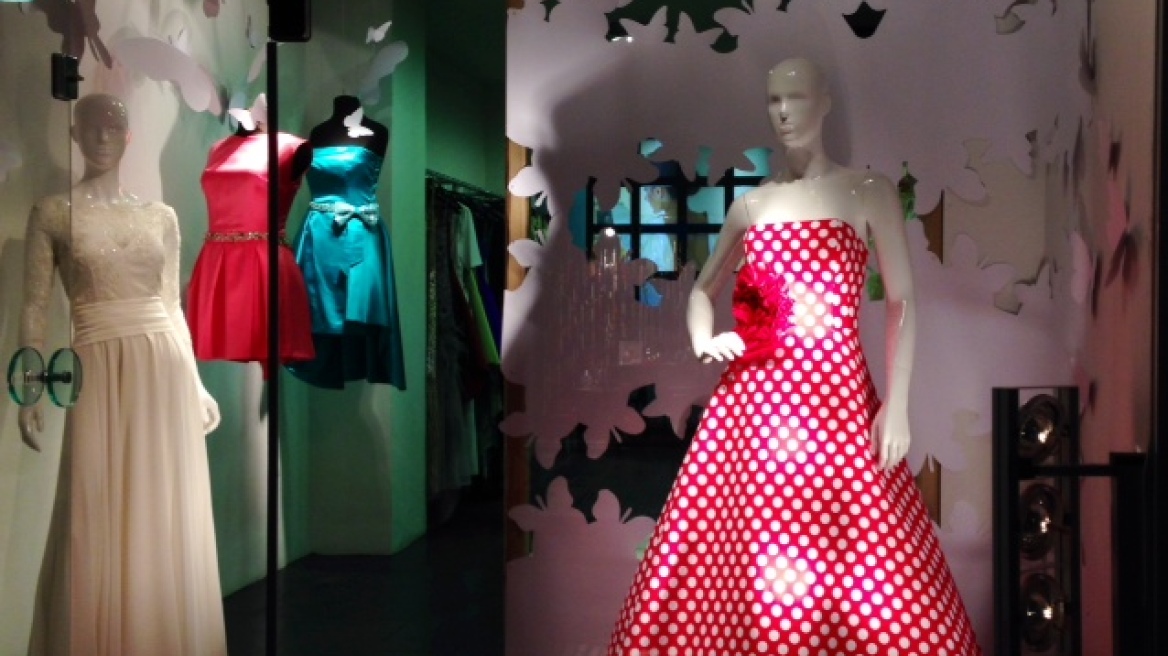 Κοζάνη: Της «γυάλισε» το φόρεμα και το έκλεψε!