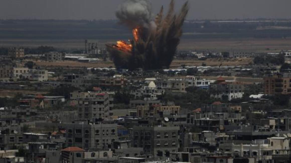 Απαντά με αεροπορικές επιδρομές το Ισραήλ στις ρουκέτες από τη Γάζα