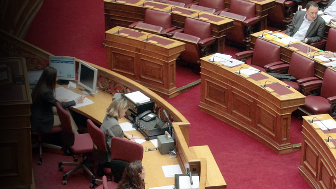 «Στον αέρα» η σημερινή συνεδρίαση για το δημοψήφισμα