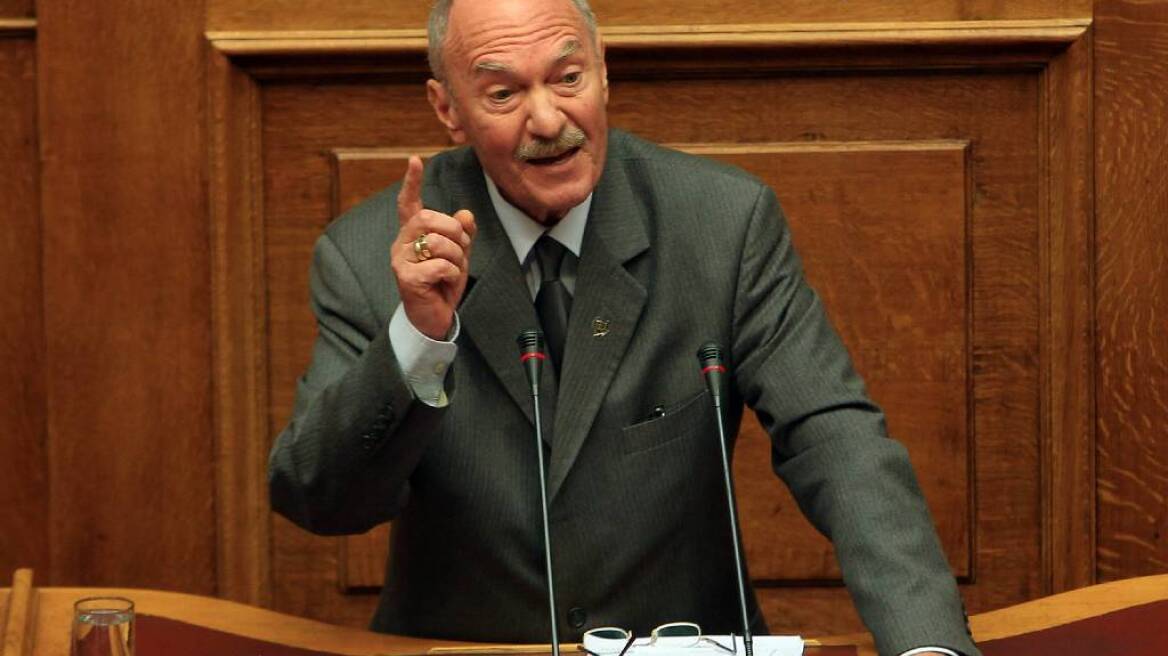Αρβανίτης εν εξάλλω στη Βουλή: Ο Κουβέλης είναι δούλος του κεντρικού Ισραηλίτικου συμβουλίου