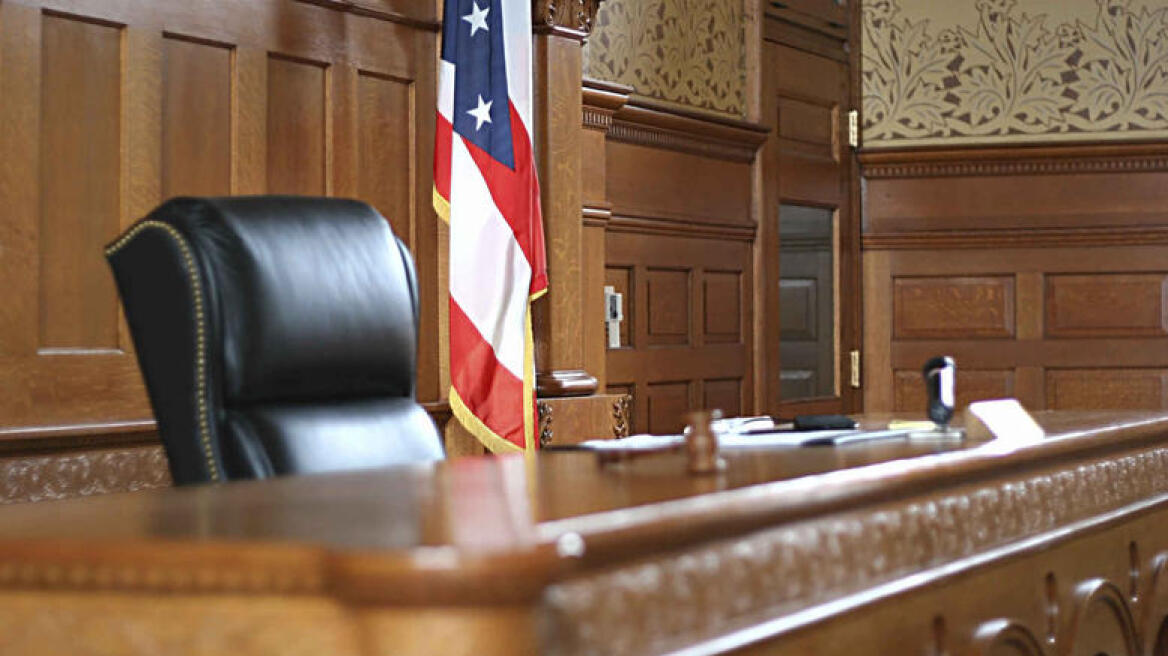 ΗΠΑ: Κατέρρευσε στο δικαστηριο ο ύποπτος για τη σφαγή μιας οικογένειας στο Τέξας