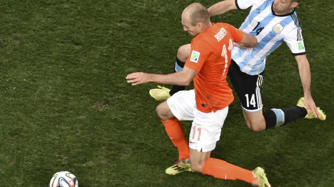 Η δήλωση της... χιλιετίας από τον Μασεράνο: Έσκισα τον πρ...ό μου για το τάκλιν στον Ρόμπεν