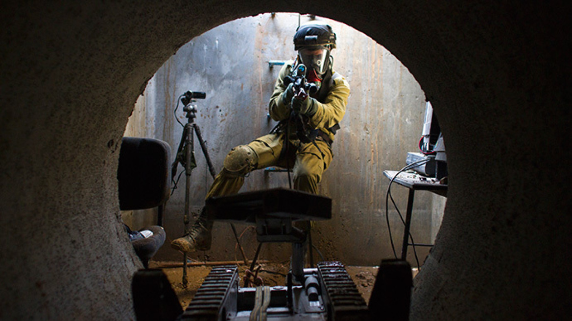 Ισραήλ: Εισβολή κομάντος στη Γάζα - Κάτοικοι εγκαταλείπουν τα σπίτια τους